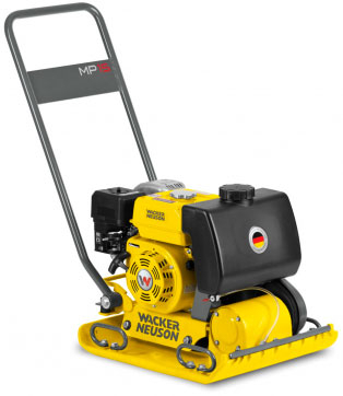 Виброплита Wacker Neuson MP-15 в прокат в Кирове. У нас лучшая цена за сутки! Возможность взять в аренду с выгодной скидкой до 40% при экспресс доставке 24/7. И помните, ночью стоимость еще дешевле на 30%! #арендапрокат #виброплита #выгодно